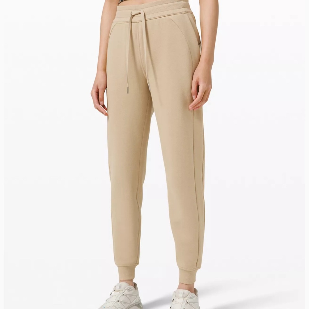 Lululemon Scuba Joggers, size 6